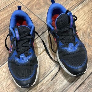 Billing boy size 7 Nike Cosmic Runner